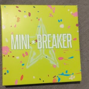 Jeffreestar Mini Breaker eyeshadow palette